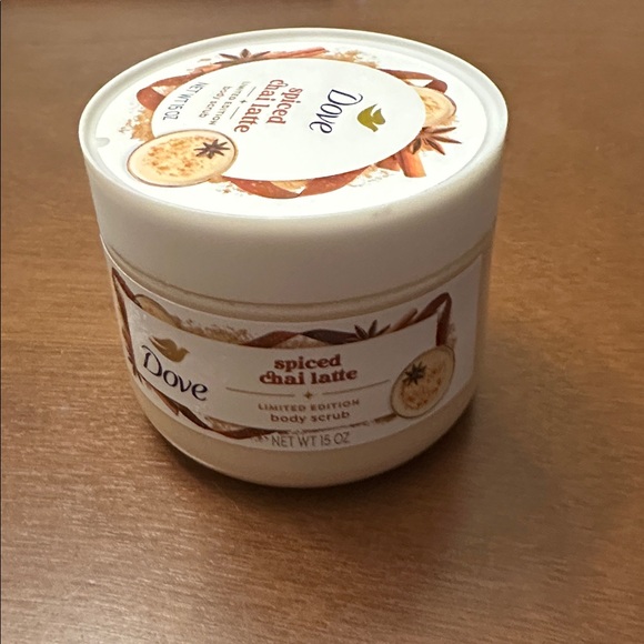 Dove Other - Spiced Chai Latte Body Scrub - Limited Edition